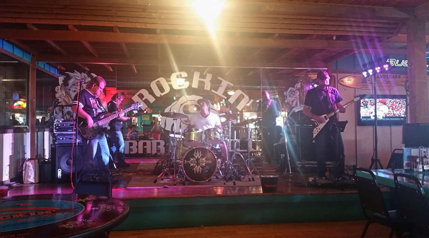 19983419_10209496445792669_1241397467441493858_o Rockin' S Bar and Grill